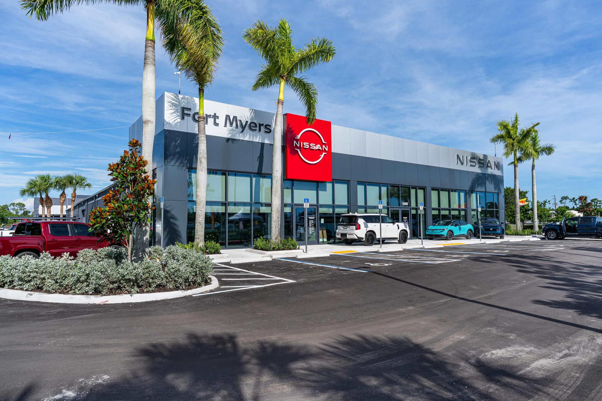 Nissan Fort Myers exterior building