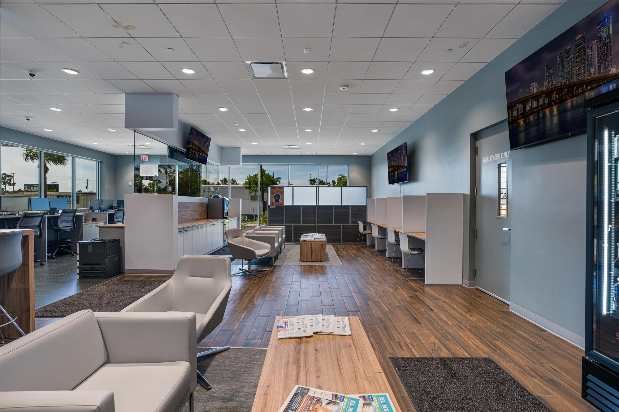 Nissan Fort Myers service shop lounge