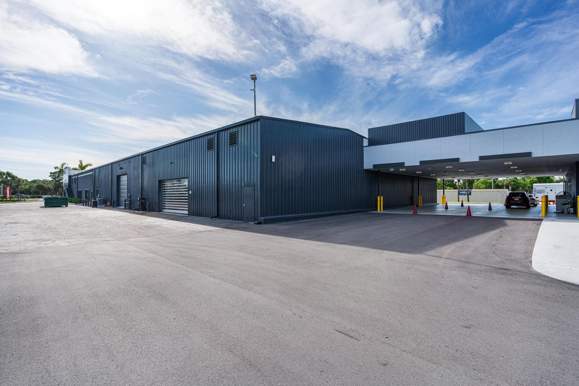 Nissan Fort Myers service shop exterior