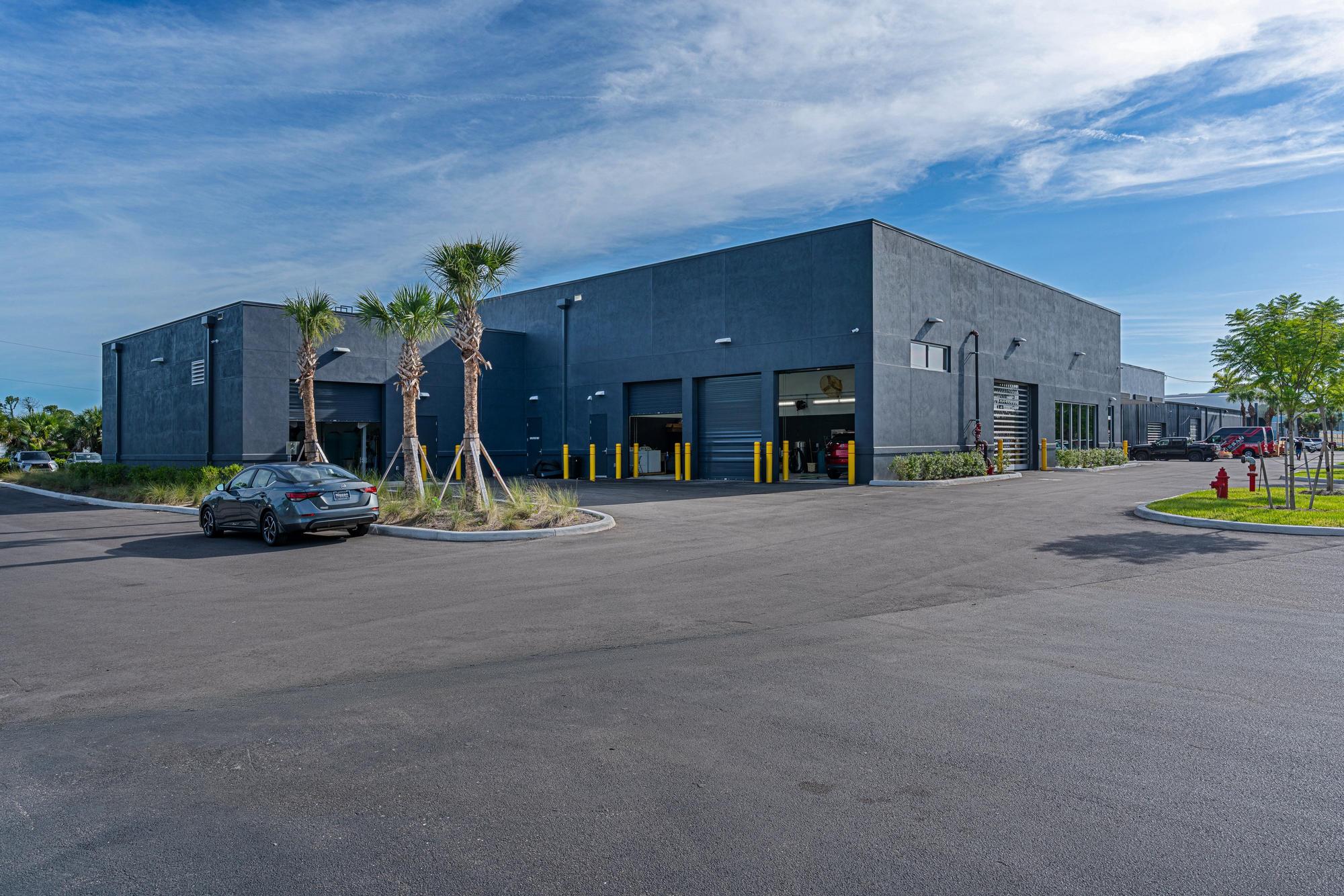 Nissan Fort Myers service shop exterior